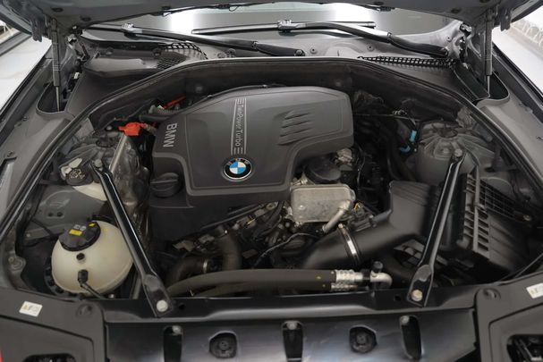 BMW 520i Touring 135 kW image number 28