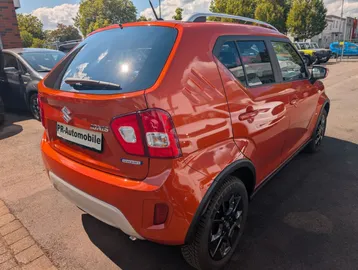 Car image 4