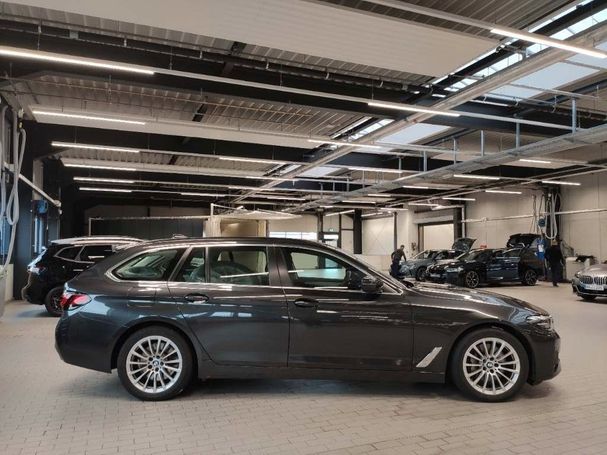 BMW 530d Touring xDrive 210 kW image number 5