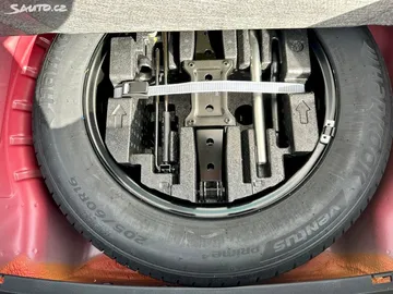 Car image 23