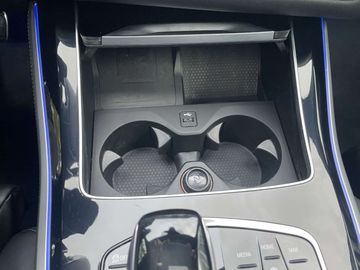 Car image 38