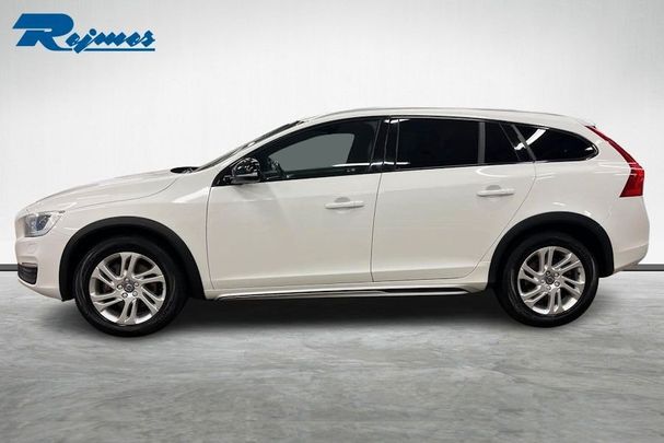 Volvo V60 Cross Country AWD D4 163 kW image number 2