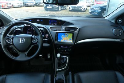 Car image 15