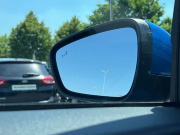 Car image 34