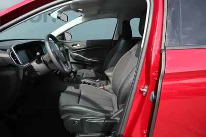 Car image 4