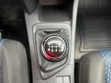 Car image 28