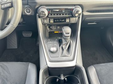 Car image 13