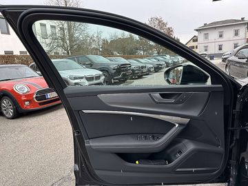 Car image 37