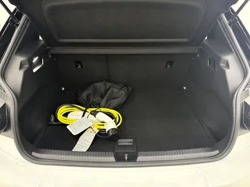 Car image 40