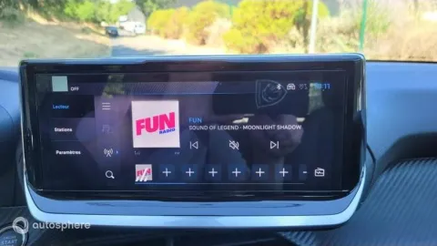 Car image 20