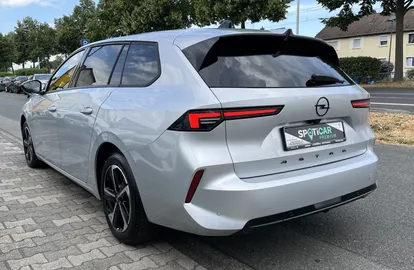 Car image 5