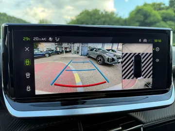 Car image 23