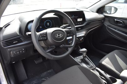 Car image 13