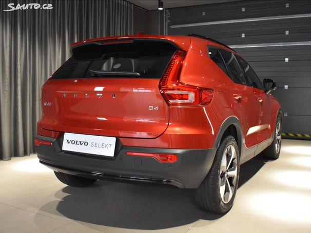 Volvo XC40 B4 145 kW image number 2