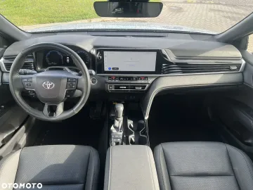 Car image 24
