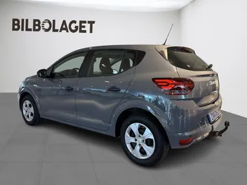 Car image 4