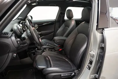 Car image 38
