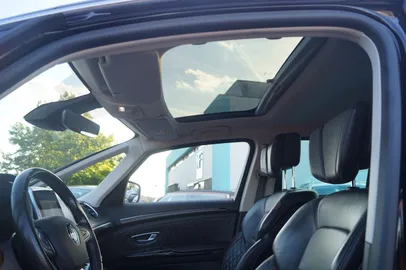 Car image 27
