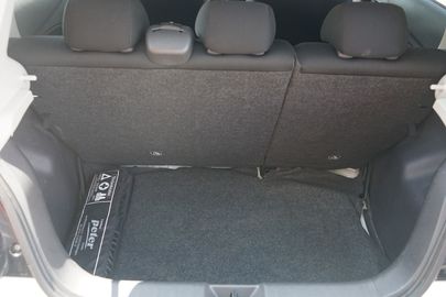 Car image 24