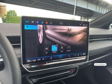 Car image 22