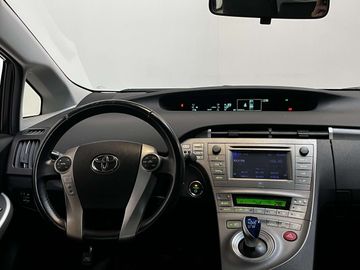 Car image 33