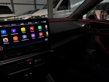 Car image 27