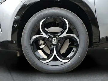 Car image 36