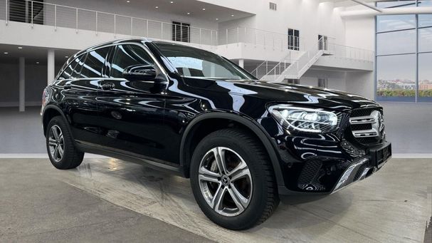 Mercedes-Benz GLC 300 e 235 kW image number 2