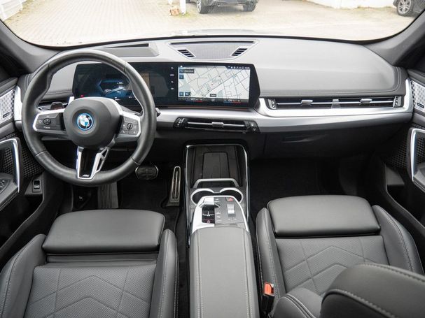 BMW iX1 xDrive30 M Sport 230 kW image number 9