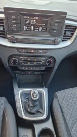 Car image 30