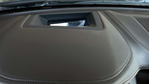 Car image 32