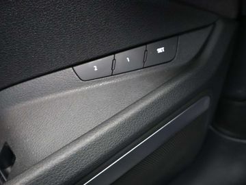 Car image 36