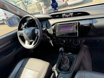 Car image 26