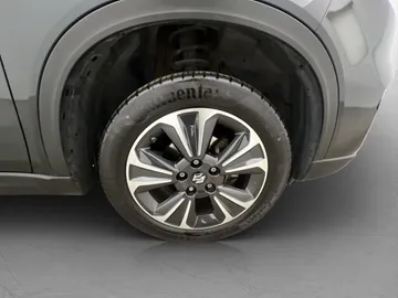 Car image 32