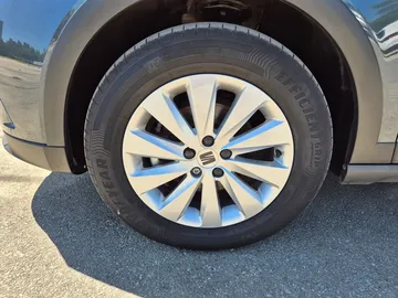 Car image 30
