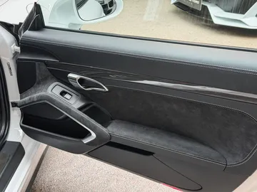 Car image 24
