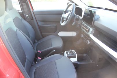 Car image 10