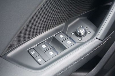 Car image 36