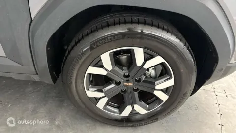 Car image 20