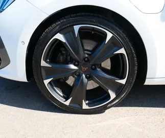 Car image 27