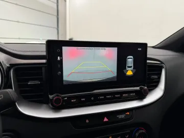 Car image 27