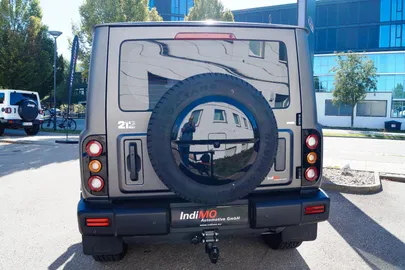 Car image 8