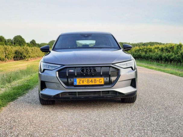 Audi e-tron 55 quattro 300 kW image number 3