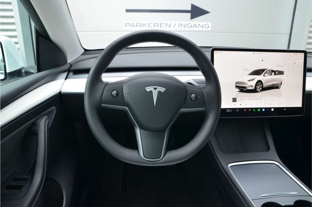 Tesla Model Y Long Range AWD 258 kW image number 14