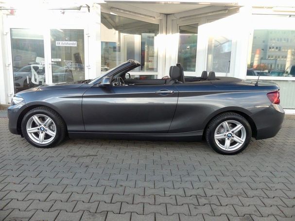 BMW 220i Cabrio Advantage 135 kW image number 9