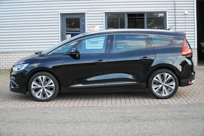 Car image 25