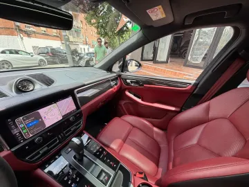 Car image 43