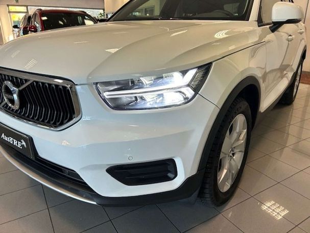 Volvo XC40 T2 Core Geartronic Momentum 95 kW image number 14