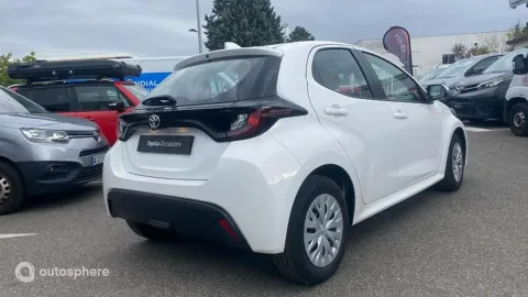 Car image 4