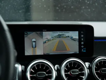Car image 33